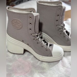 Converse NEW “70 deluxe heel” pink/ beige canvas boots. NEVER been worn! Size 10